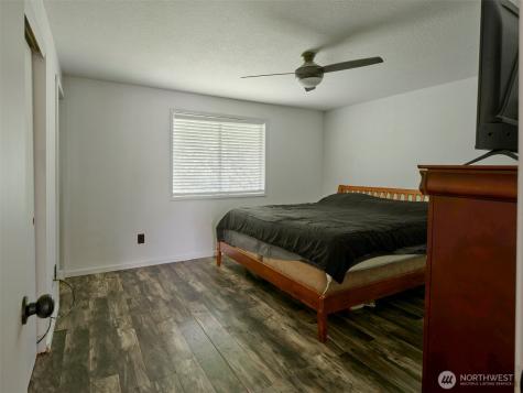1733 Foxtail Circle Woodland WA 98674