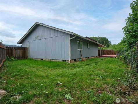 1733 Foxtail Circle Woodland WA 98674