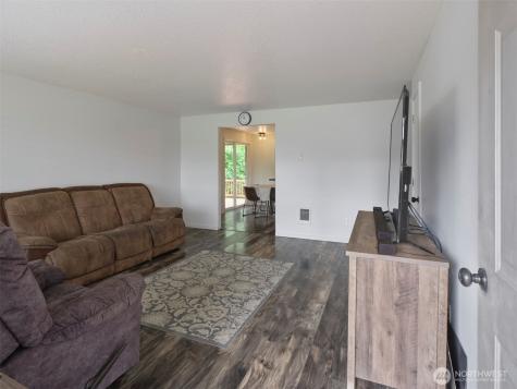 1733 Foxtail Circle Woodland WA 98674