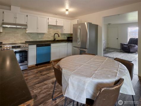 1733 Foxtail Circle Woodland WA 98674