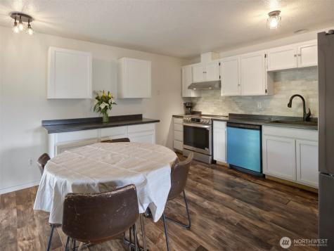 1733 Foxtail Circle Woodland WA 98674
