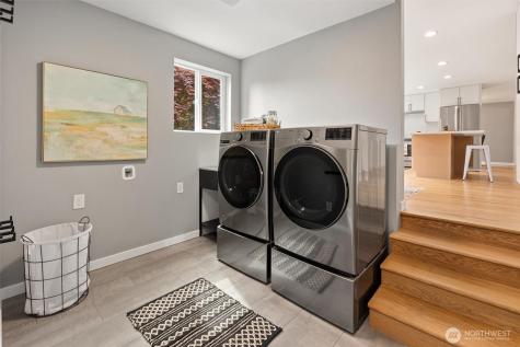 9226 Matthews Avenue NE Seattle WA 98115