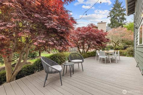 9226 Matthews Avenue NE Seattle WA 98115