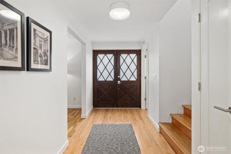 9226 Matthews Avenue NE Seattle WA 98115