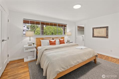 9226 Matthews Avenue NE Seattle WA 98115