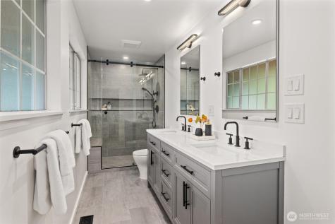 9226 Matthews Avenue NE Seattle WA 98115
