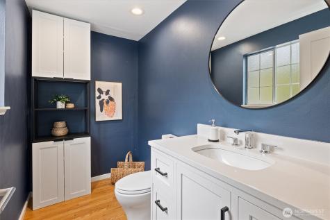9226 Matthews Avenue NE Seattle WA 98115