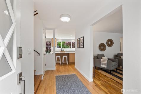 9226 Matthews Avenue NE Seattle WA 98115