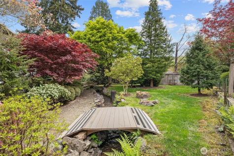 9226 Matthews Avenue NE Seattle WA 98115