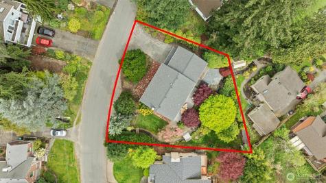 9226 Matthews Avenue NE Seattle WA 98115