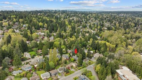 9226 Matthews Avenue NE Seattle WA 98115