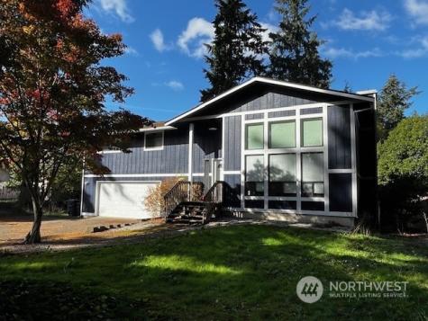 4132 9th Street Puyallup WA 98374