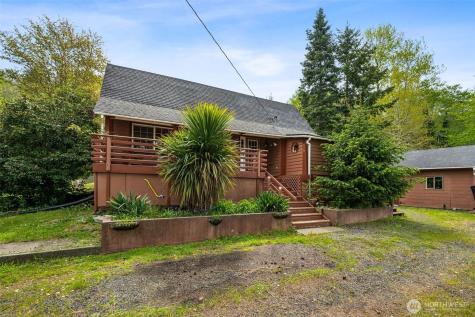 636 Water Street South Bend WA 98586