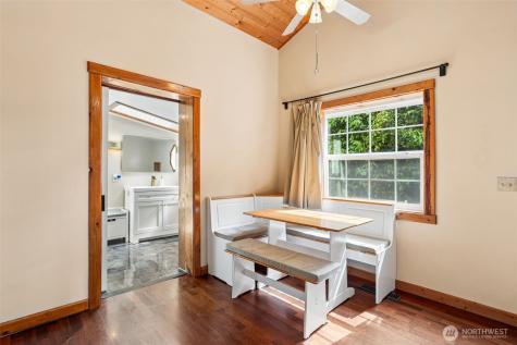636 Water Street South Bend WA 98586