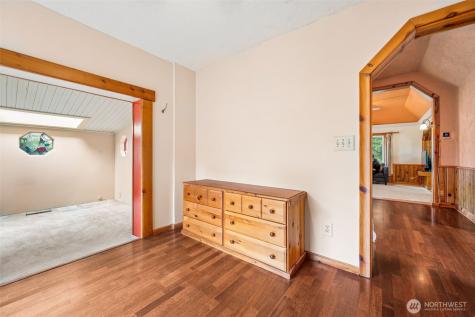 636 Water Street South Bend WA 98586