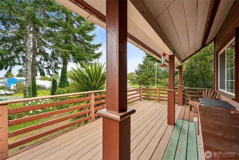 636 Water Street South Bend WA 98586