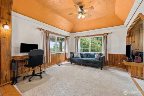 636 Water Street South Bend WA 98586