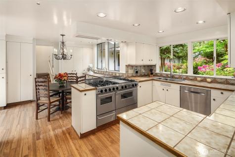114 NW Highland Drive Shoreline WA 98177