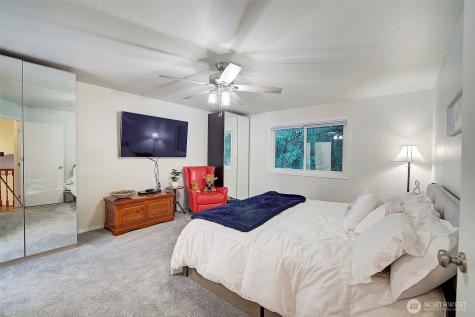 929 224th Avenue NE Sammamish WA 98074