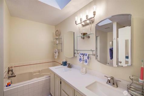 929 224th Avenue NE Sammamish WA 98074
