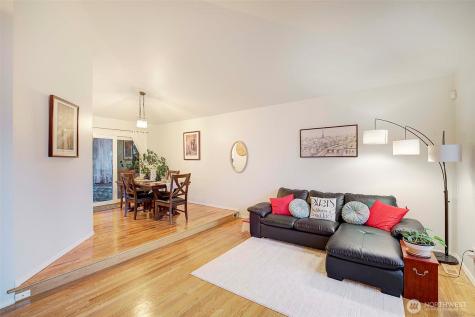 929 224th Avenue NE Sammamish WA 98074