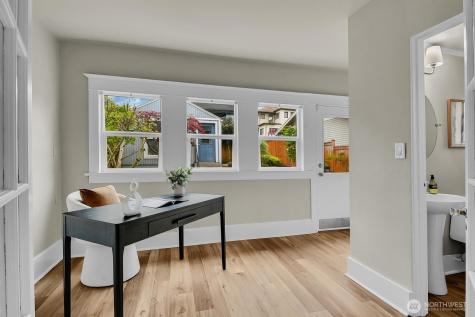 1121 27th Avenue Seattle WA 98122