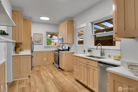 1121 27th Avenue Seattle WA 98122
