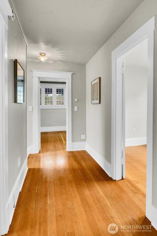 1121 27th Avenue Seattle WA 98122