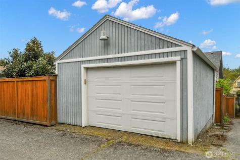 1121 27th Avenue Seattle WA 98122