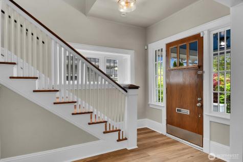 1121 27th Avenue Seattle WA 98122