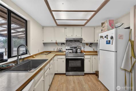 596 Forrest Way Camano Island WA 98282