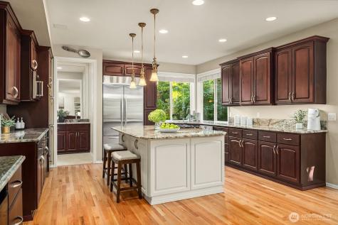 27131 SE 25th Place Sammamish WA 98075