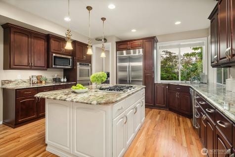 27131 SE 25th Place Sammamish WA 98075