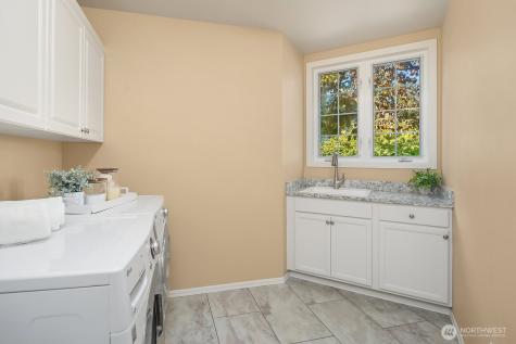 27131 SE 25th Place Sammamish WA 98075