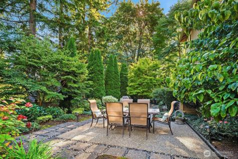 27131 SE 25th Place Sammamish WA 98075