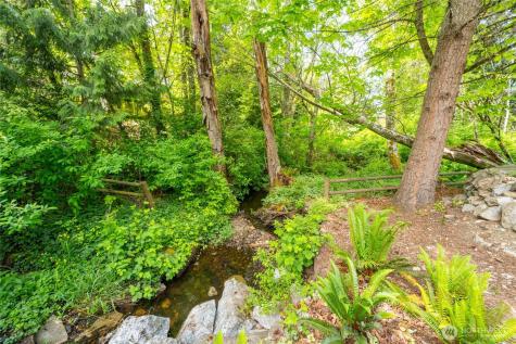 1311 Clearbrook Drive Bellingham WA 98229