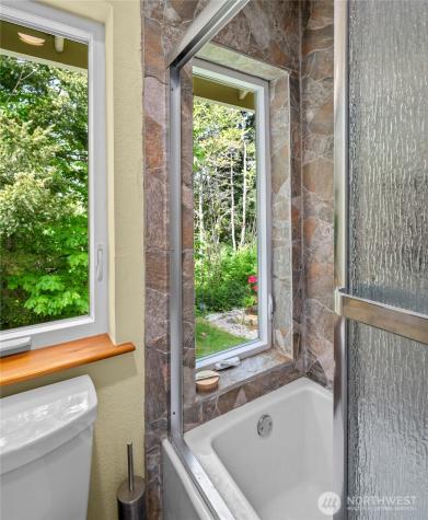 1311 Clearbrook Drive Bellingham WA 98229