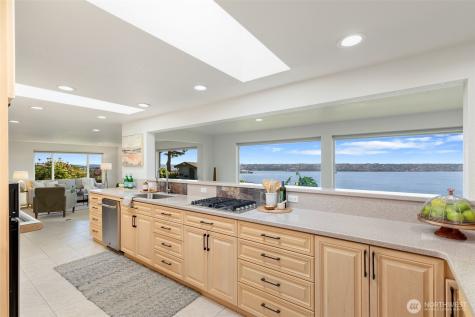 2112 Browns Point Boulevard Tacoma WA 98422