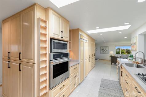 2112 Browns Point Boulevard Tacoma WA 98422