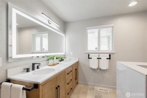 2112 Browns Point Boulevard Tacoma WA 98422