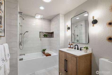 2112 Browns Point Boulevard Tacoma WA 98422