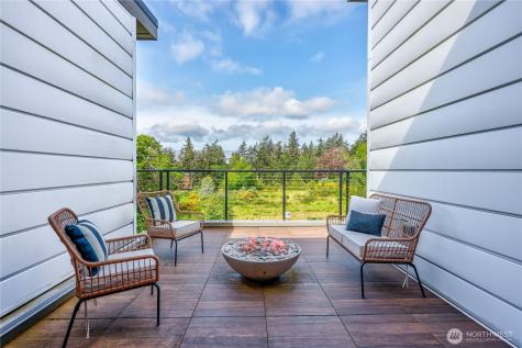 227 Ebi Lane NE Bainbridge Island WA 98110