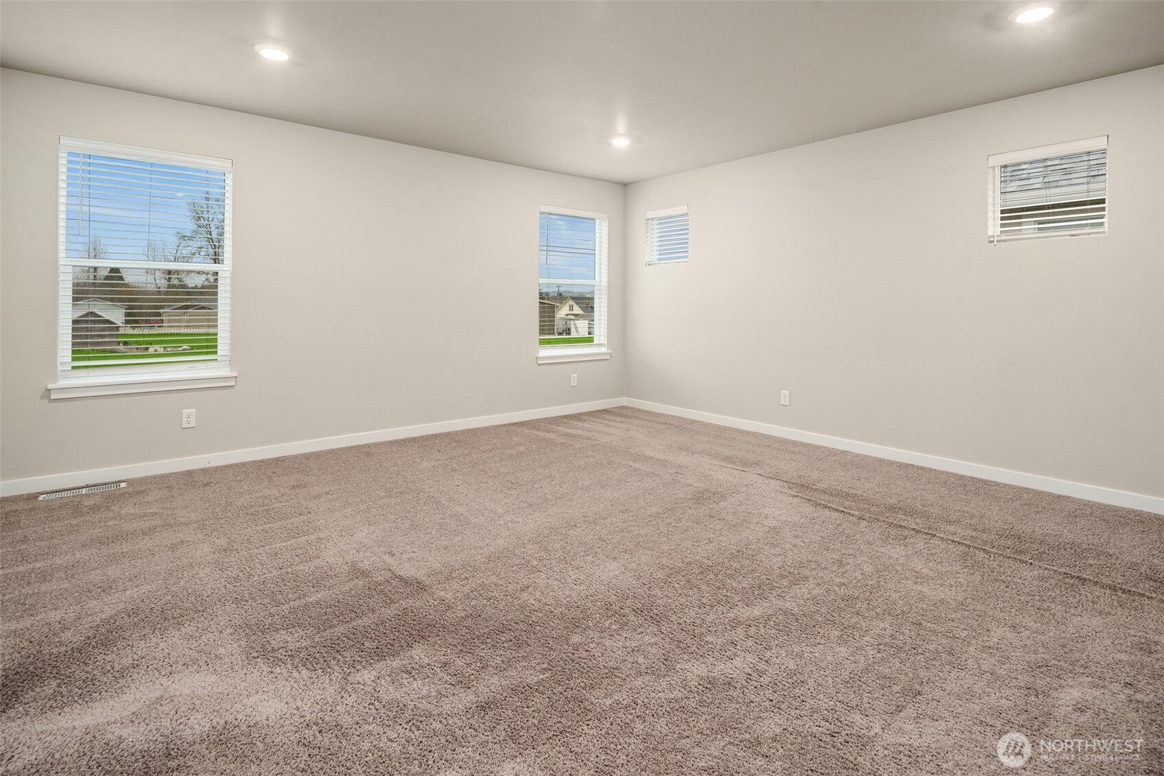 1541 27th Street NW Puyallup WA 98371