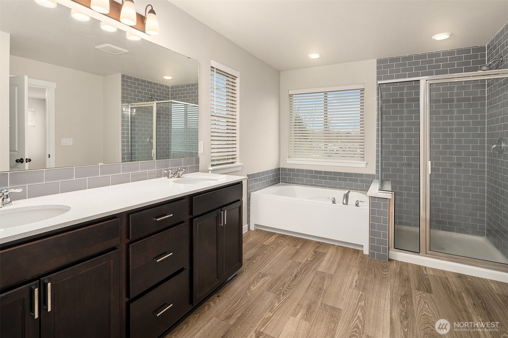1541 27th Street NW Puyallup WA 98371