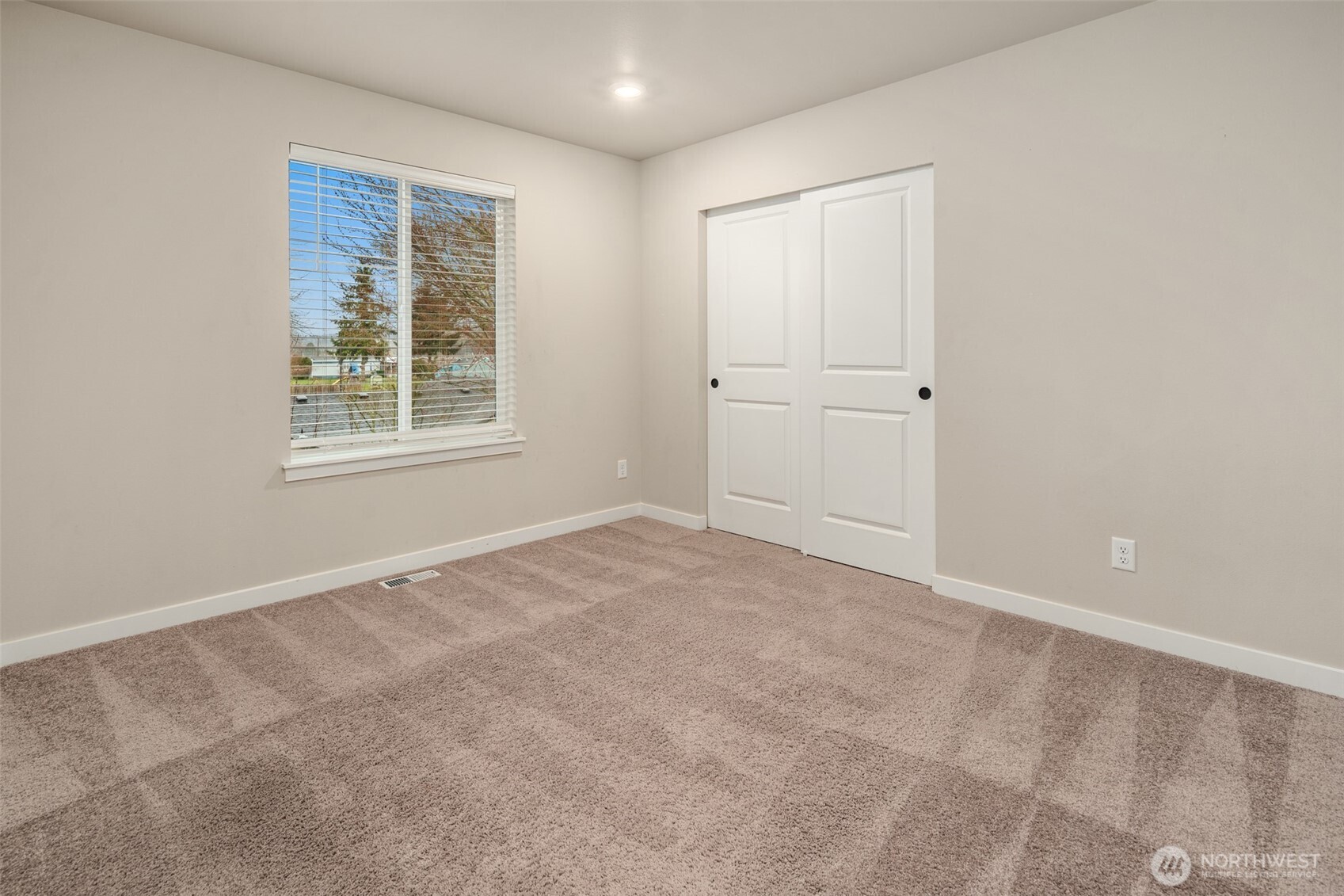 1541 27th Street NW Puyallup WA 98371