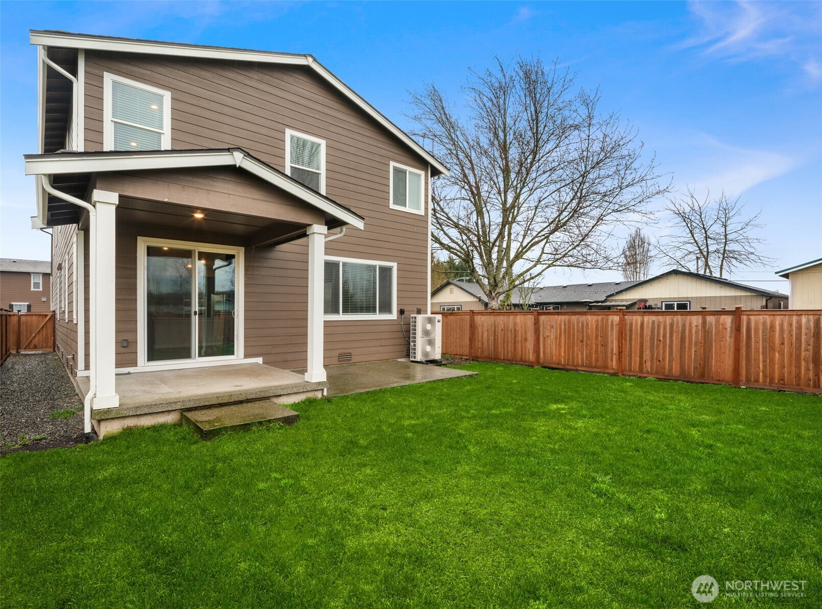 1541 27th Street NW Puyallup WA 98371