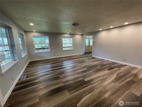 653 Sunset Avenue NE Ocean Shores WA 98569