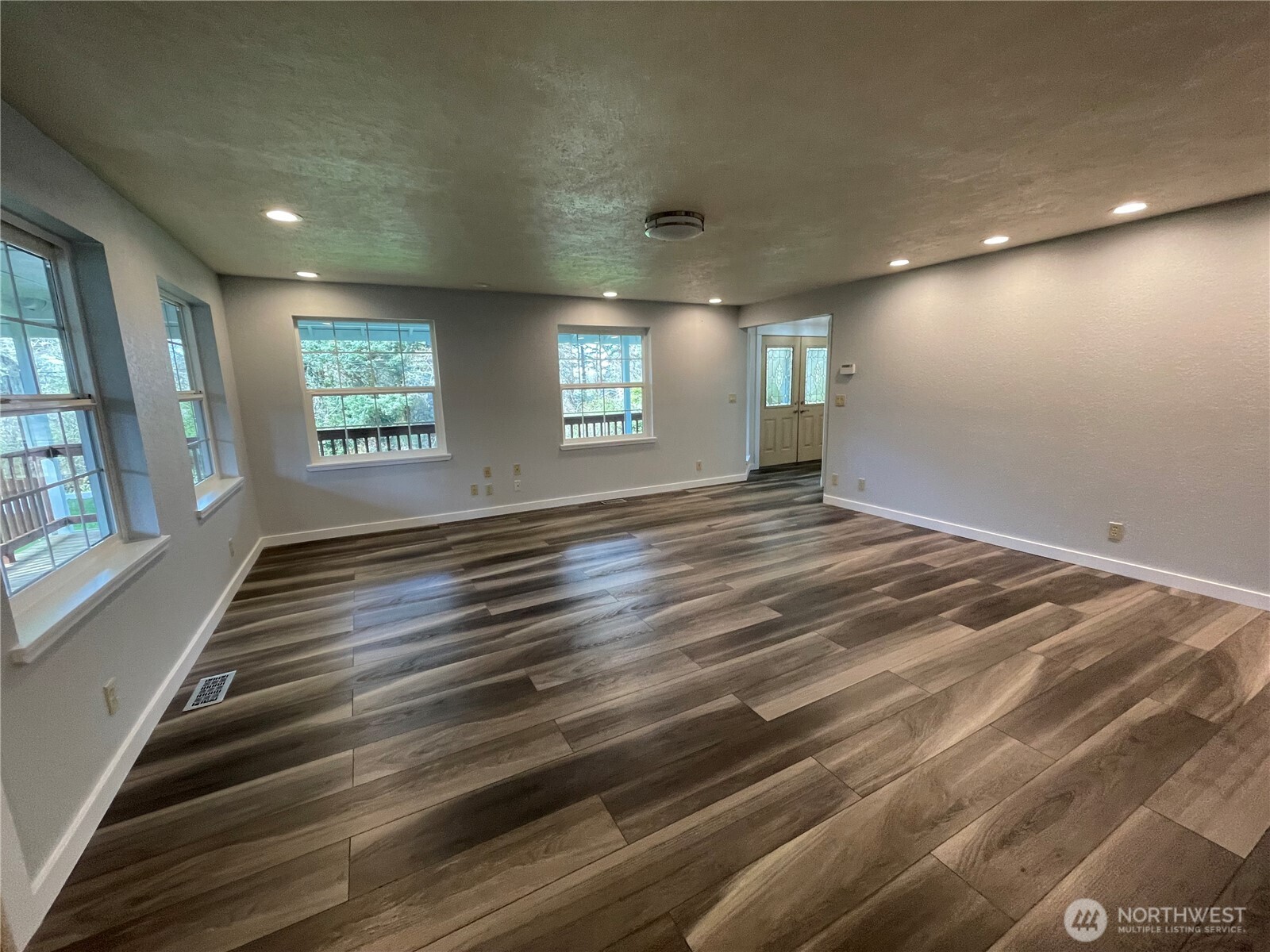 653 Sunset Avenue NE Ocean Shores WA 98569