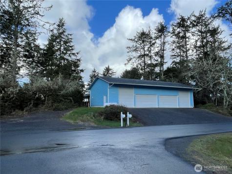 653 Sunset Avenue NE Ocean Shores WA 98569
