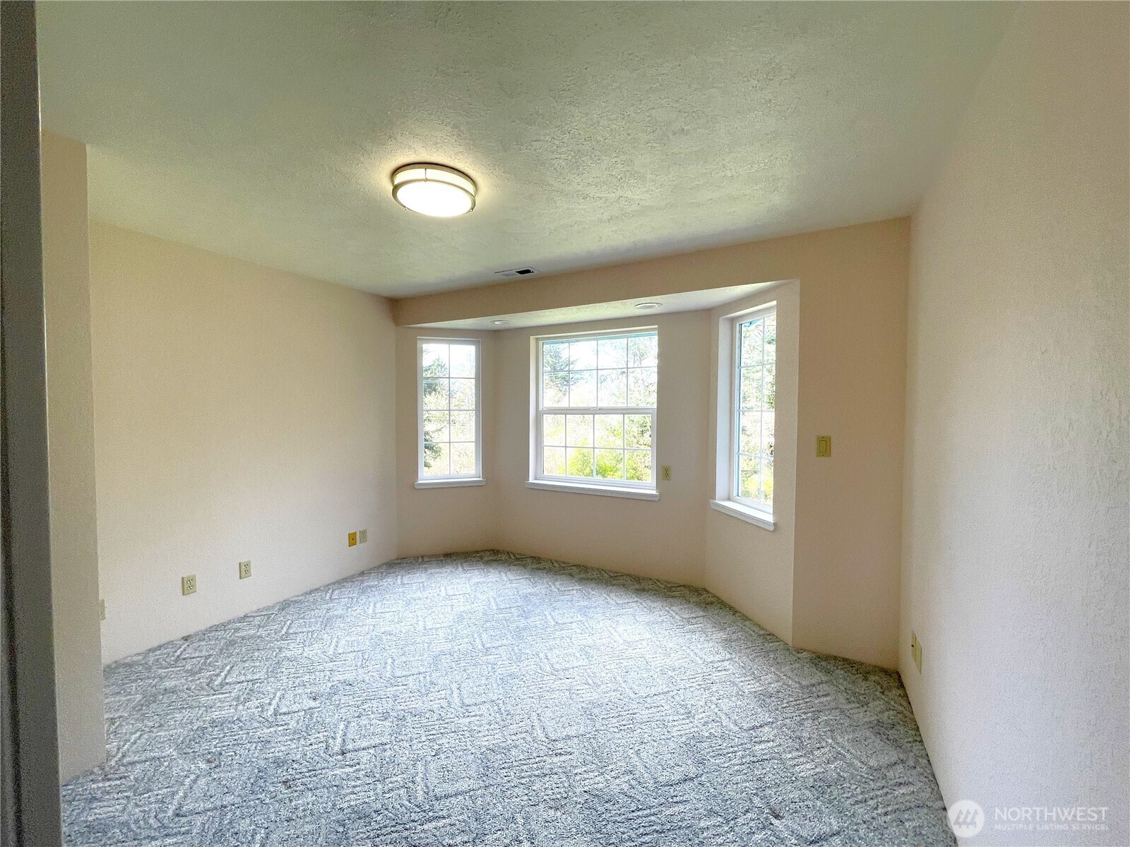 653 Sunset Avenue NE Ocean Shores WA 98569